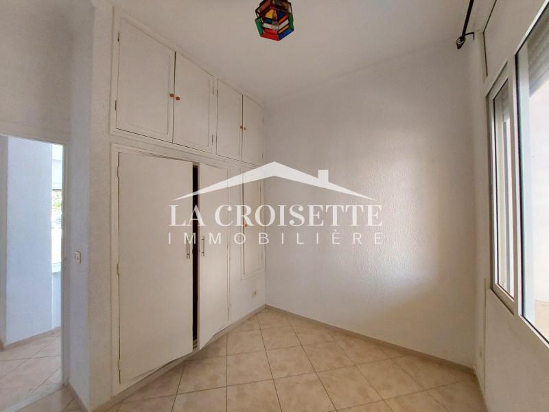 Etage de villa S+3 à La Marsa